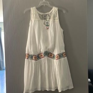 Cute short white dress with belt detail